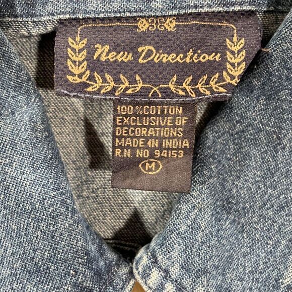 NEW Directions Denim Embroidered Ice Skating Shacket Jacket Womens Medium Winter - Picture 6 of 9